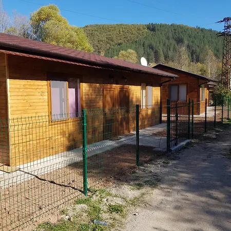 еко בקתה Trŭn